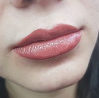 permanente make-up full lips glance-inside